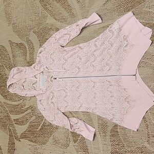 Evy's Tree Pink Lace Medium